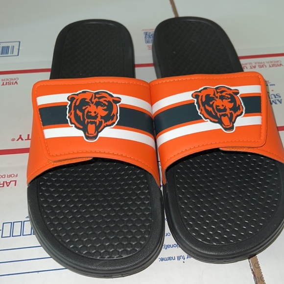 Men Chicago bear’s flip flop - Picture 2 of 4